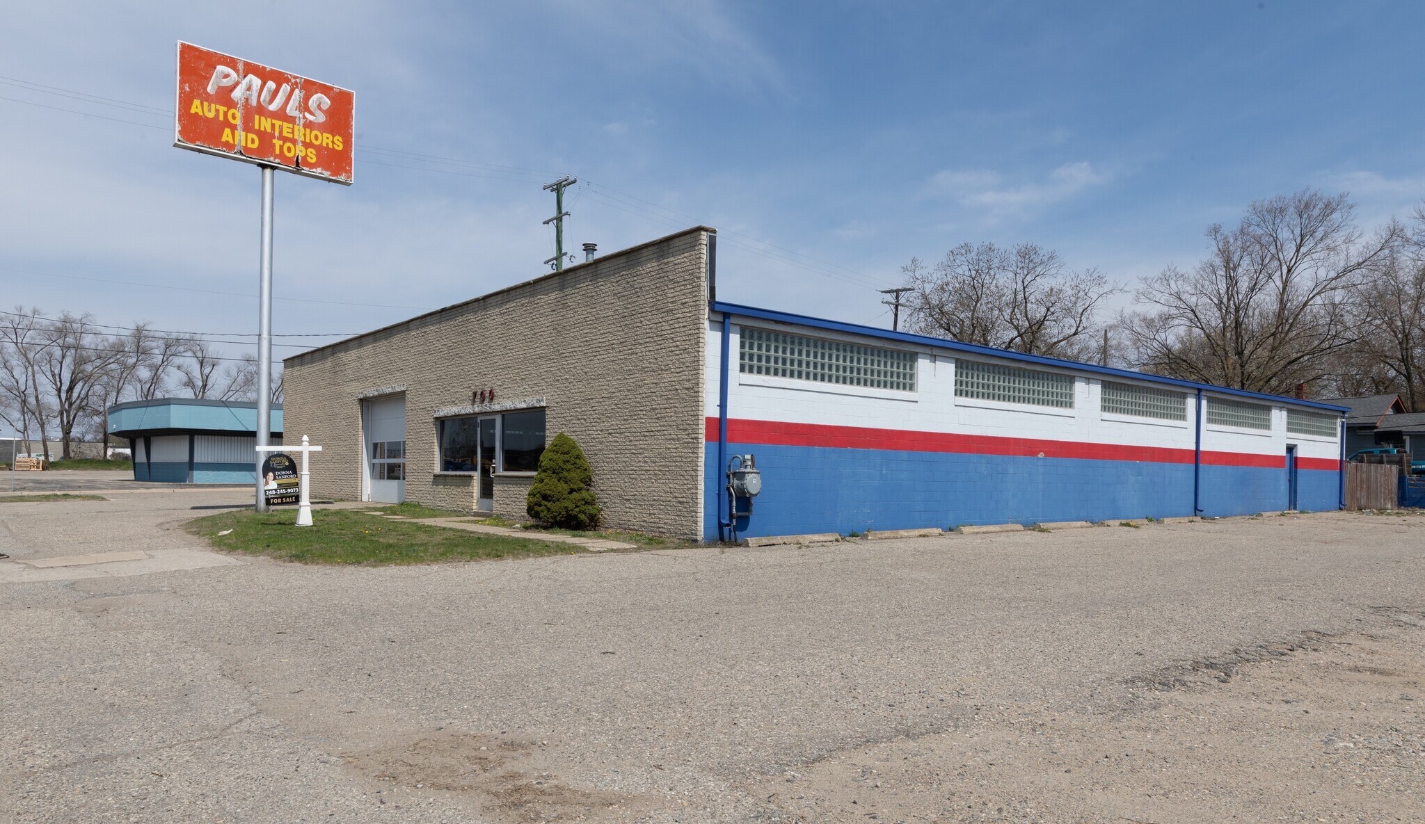 700 Cesar E Chavez Ave, Pontiac, MI à vendre Photo principale– Image 1 sur 16