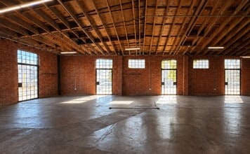 340 S Avenue 17, Los Angeles, CA à louer Photo intérieure– Image 2 sur 2