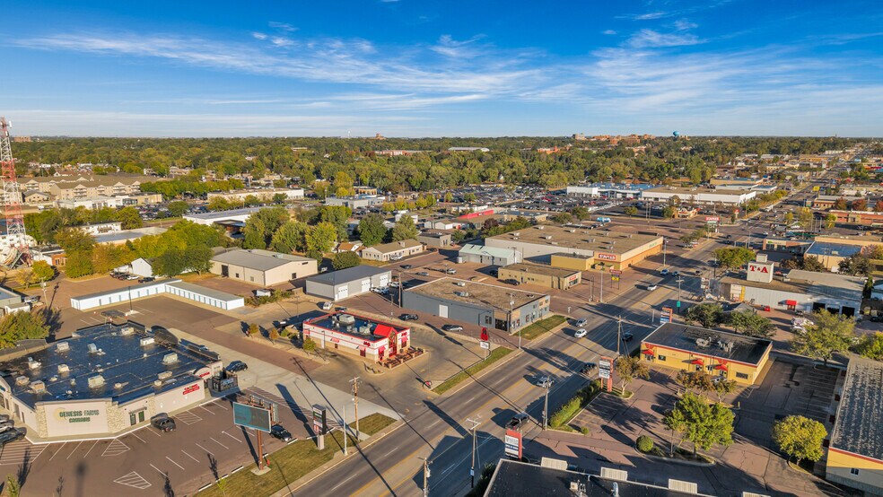 3509 S Minnesota Ave, Sioux Falls, SD à vendre - Photo de l’immeuble – Image 2 sur 6