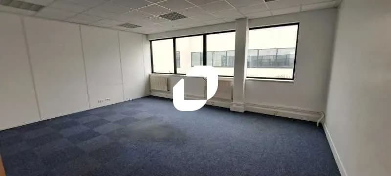 Bureau dans Noisy-le-Sec à louer - Photo de l’immeuble – Image 3 sur 10