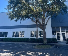 12600 Westlinks Dr, Fort Myers, FL à louer Photo de l’immeuble– Image 1 sur 5