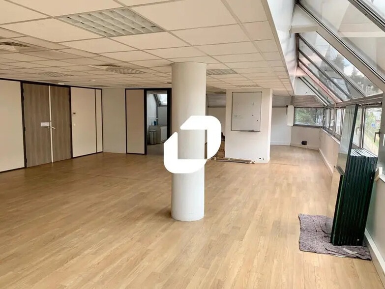 Bureau dans Sèvres à louer - Photo intérieure – Image 2 sur 7