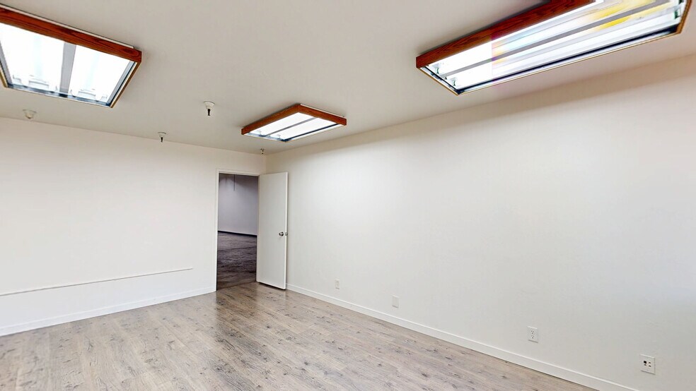 70 Glenn Way, San Carlos, CA à louer - Numérisation 3D Matterport – Image 2 sur 26