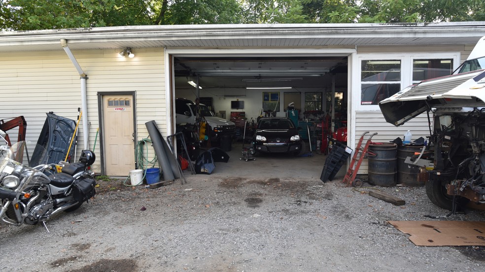 56 Model Ave, Hopewell, NJ à vendre - Photo de l’immeuble – Image 2 sur 23