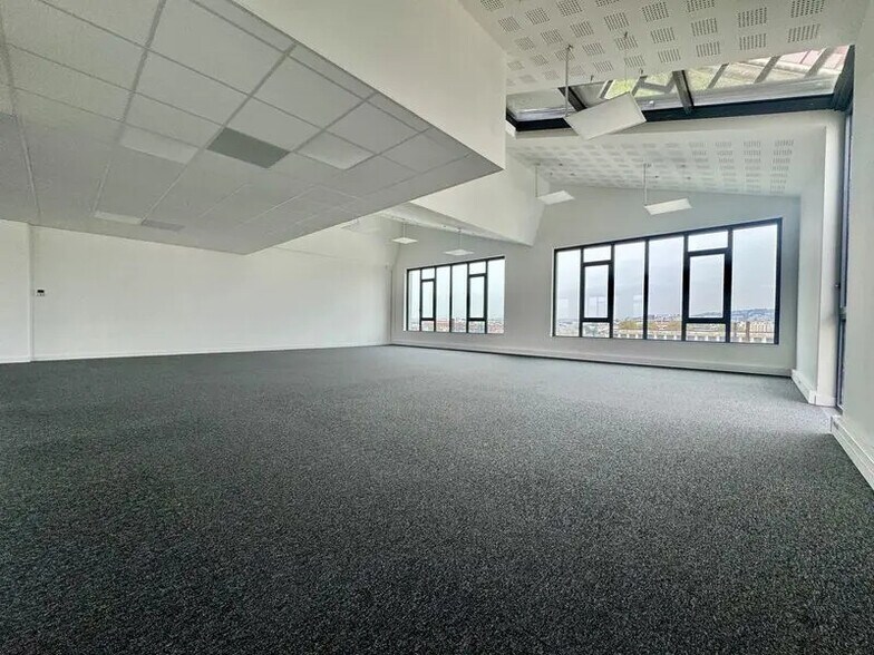 Bureau dans Lyon à louer - Photo de l’immeuble – Image 3 sur 13