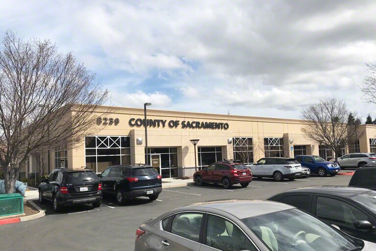 8239 E Stockton Blvd, Elk Grove, CA à vendre - Photo de l’immeuble – Image 2 sur 7