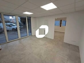 Bureau dans La Garenne-Colombes à louer Photo intérieure– Image 1 sur 4