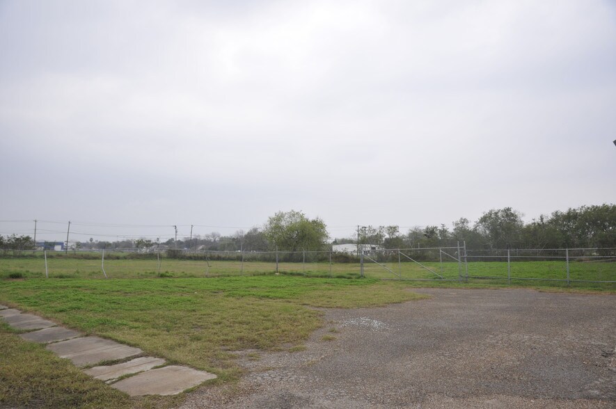 2525-2533 Lipan St, Corpus Christi, TX à louer - Photo de l’immeuble – Image 3 sur 6