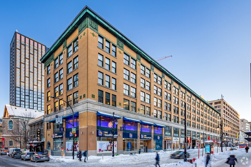 327-390 Sainte-Catherine Rue O, Montréal, QC à louer - Photo de l’immeuble – Image 1 sur 24