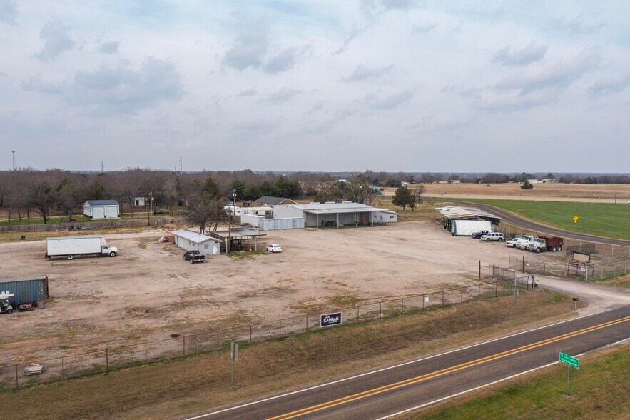 700 E Main St, Richland, TX à vendre - Photo principale – Image 1 sur 46