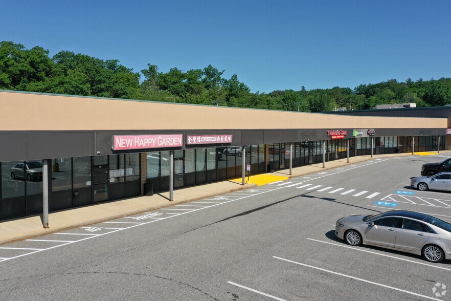 79 Bicentennial Dr, Manchester, NH à louer - Photo principale – Image 2 sur 8