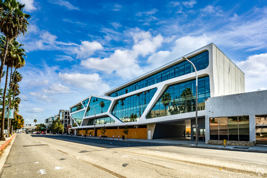 8880 Washington Blvd, Culver City, CA à louer - Photo de l’immeuble – Image 1 sur 8