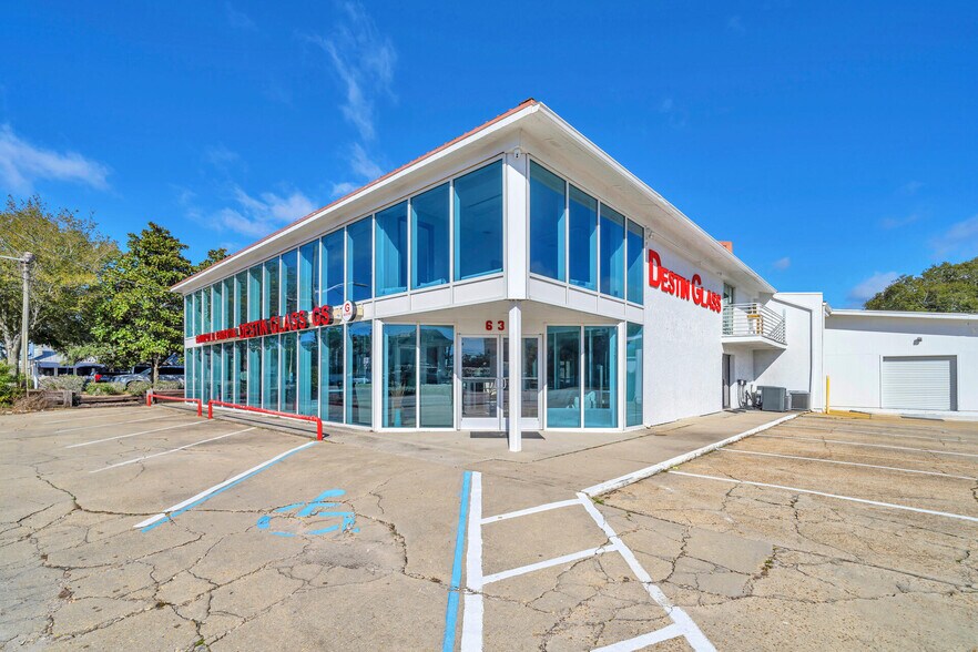 639 Harbor Blvd, Destin, FL à louer - Photo de l’immeuble – Image 2 sur 39