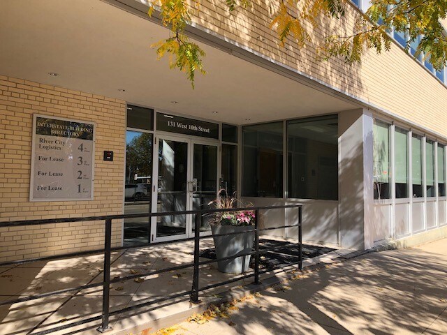 131 W 10th St, Dubuque, IA à vendre - Photo de l’immeuble – Image 2 sur 11