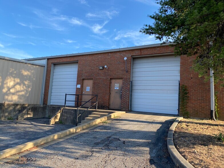 4090 Shelby Dr, Memphis, TN à vendre - Photo de l’immeuble – Image 2 sur 6