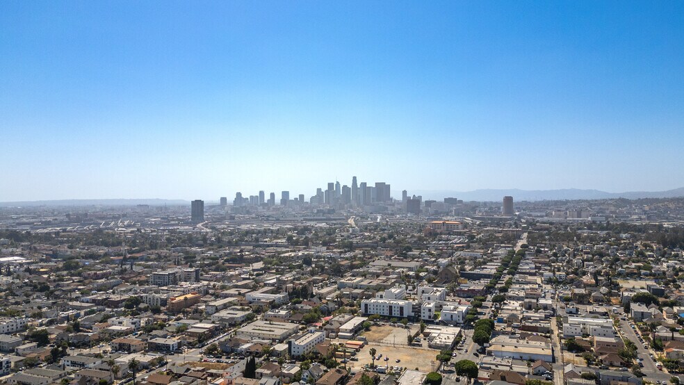 2813 E Cesar E Chavez Ave, Los Angeles, CA à vendre - Photo de l’immeuble – Image 2 sur 23