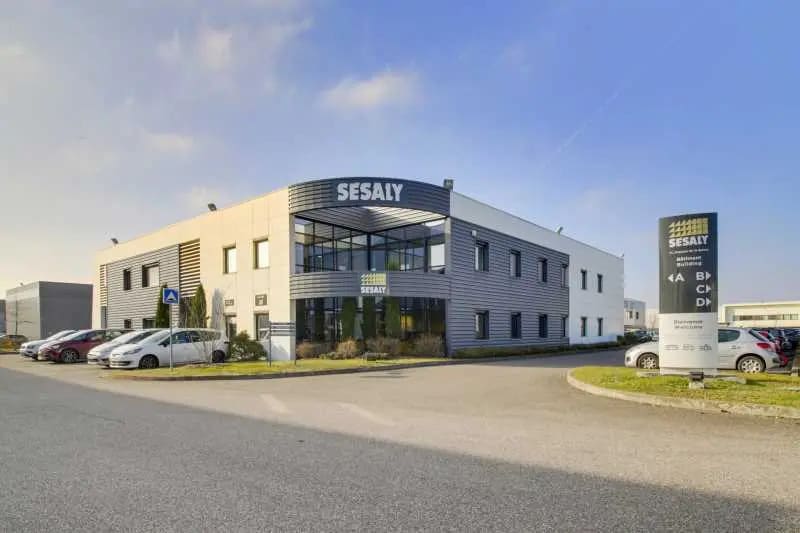 Bureau dans Saint-Priest à louer - Photo de l’immeuble – Image 1 sur 3