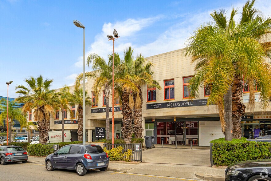 Industriel/Logistique dans Badalona, Barcelona à vendre - Photo de l’immeuble – Image 2 sur 2