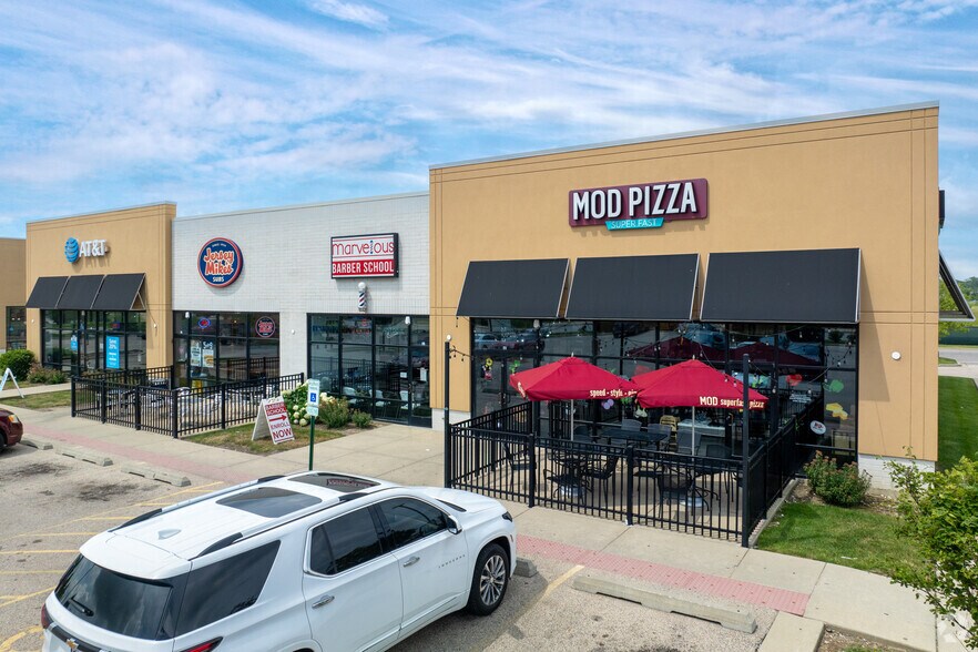 970-988 S Waukegan Rd, Waukegan, IL à louer - Photo de l’immeuble – Image 3 sur 7