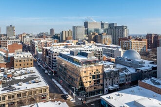 22 Rue Ste-Catherine E, Montréal, QC - Vue aérienne vue de carte