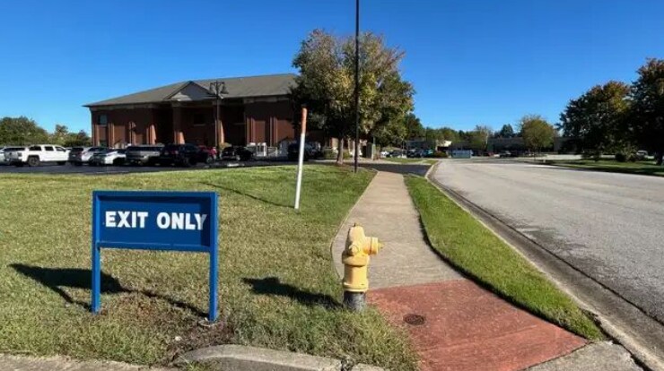 3108 Blackiston Mill Rd, New Albany, IN à vendre - Photo de l’immeuble – Image 3 sur 19