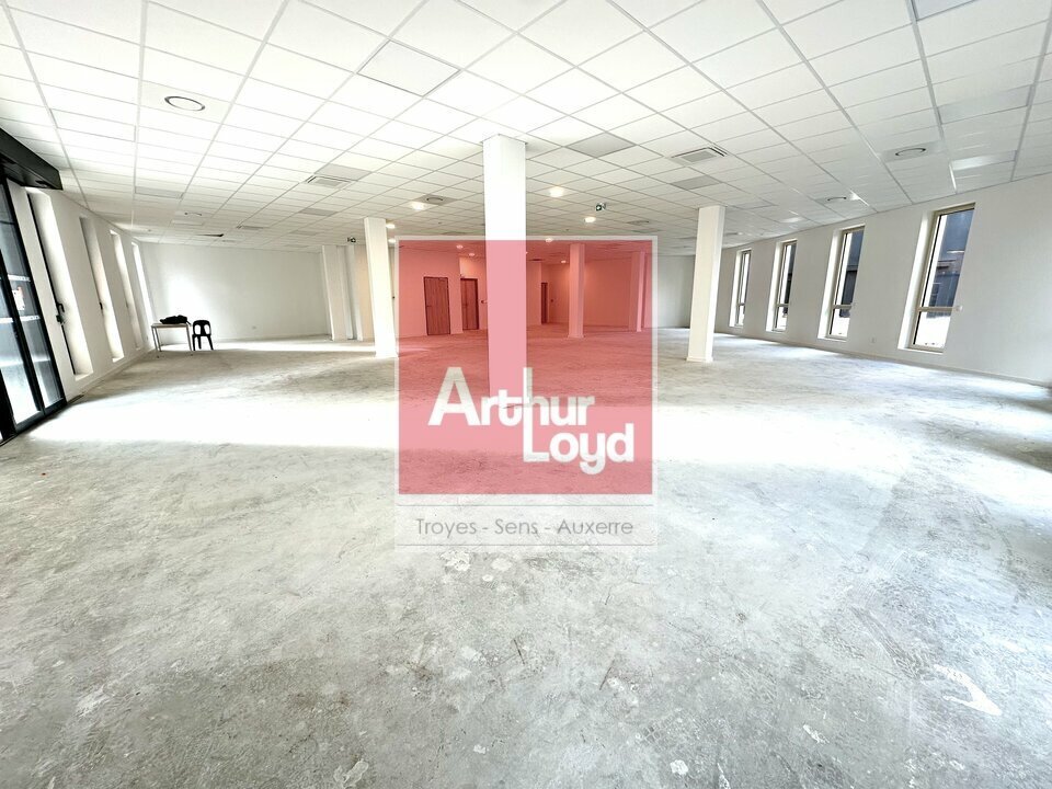 Bureau dans Troyes à louer Photo de l’immeuble– Image 1 sur 8