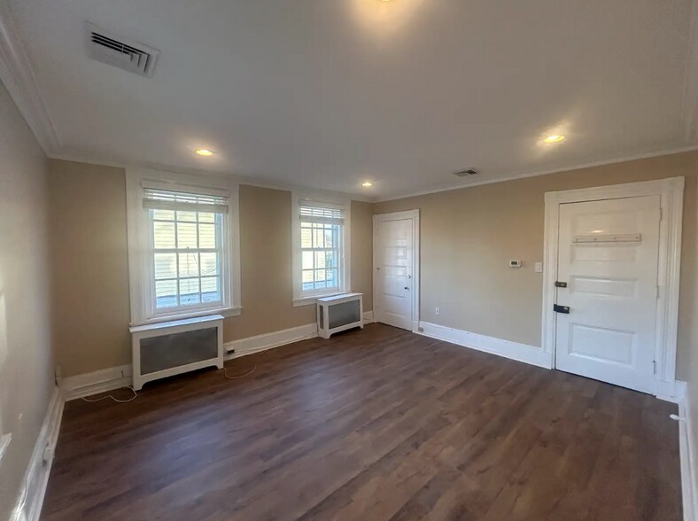 255 E Kings Hwy, Haddonfield, NJ à louer - Photo de l’immeuble – Image 3 sur 4