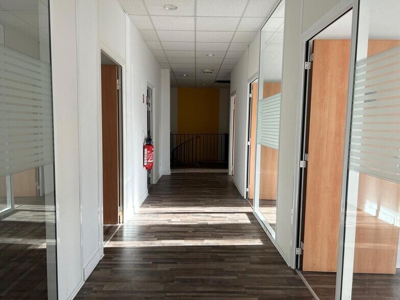 4 Rue De L'Abbe Hazard, Nanterre à louer - Photo intérieure – Image 2 sur 12