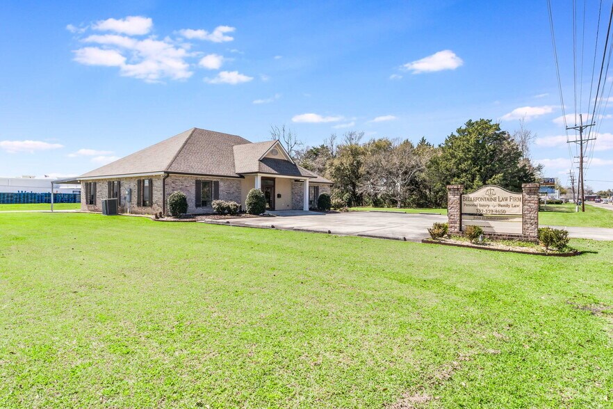 1108 E Dale St, New Iberia, LA à vendre - Photo de l’immeuble – Image 2 sur 15