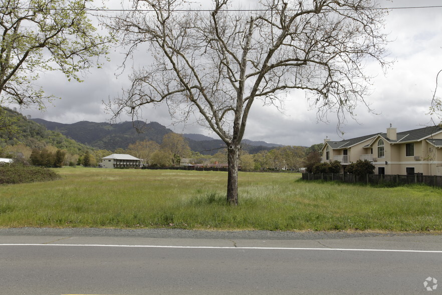 33 Brannan St, Calistoga, CA à vendre - Photo de l’immeuble – Image 1 sur 2