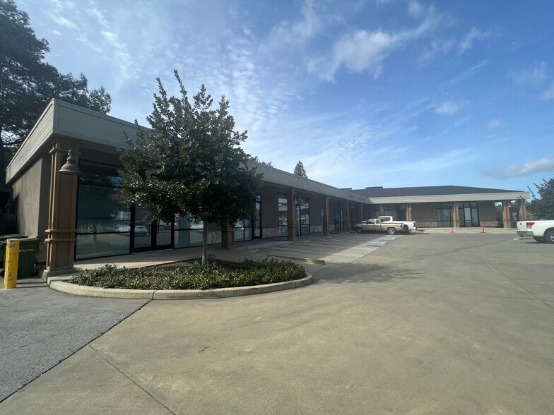53 Los Gatos Saratoga Rd, Los Gatos, CA à louer - Photo de l’immeuble – Image 2 sur 3