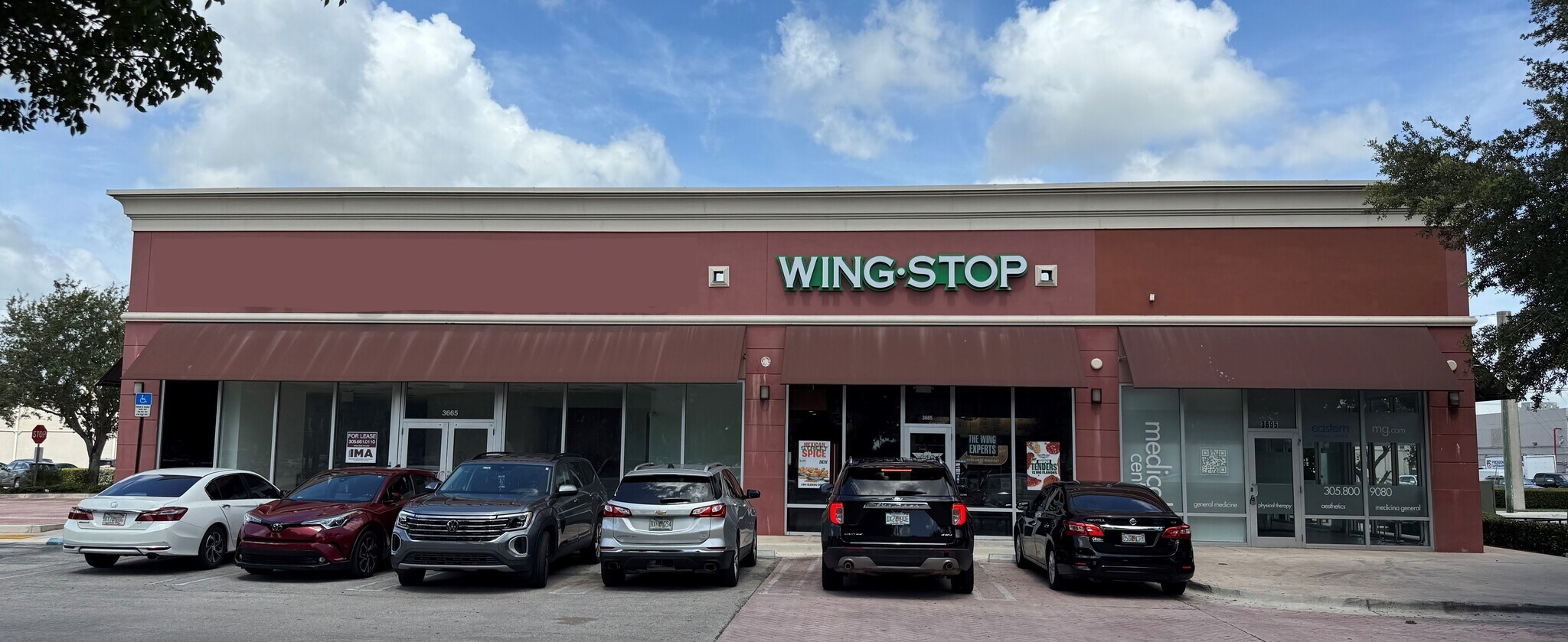 3665-3695 W 18th Ave, Hialeah, FL à louer Photo de l’immeuble– Image 1 sur 8
