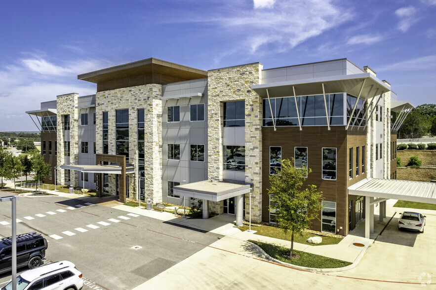 112 Herff Rd, Boerne, TX à louer - Photo de l’immeuble – Image 1 sur 4