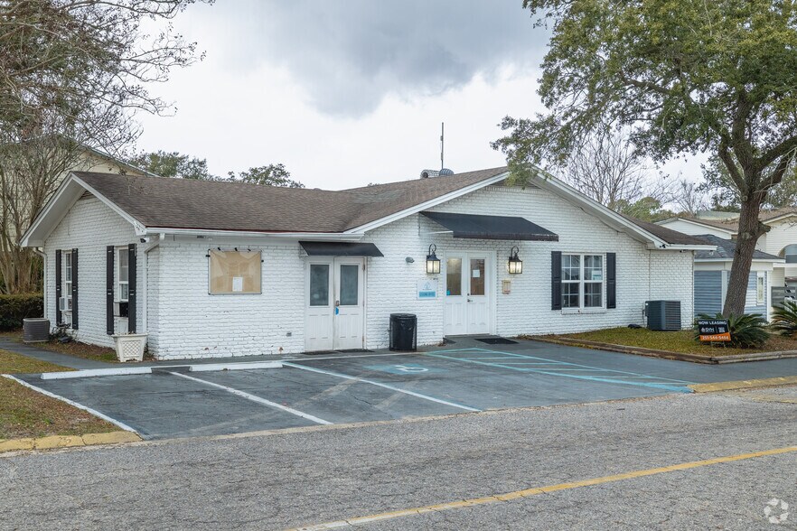 4600 Twin Oaks Dr, Pensacola, FL à vendre - Photo de l’immeuble – Image 2 sur 32