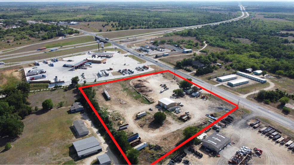 1951 S Magnolia Ave, Luling, TX à vendre - Photo de l’immeuble – Image 2 sur 34