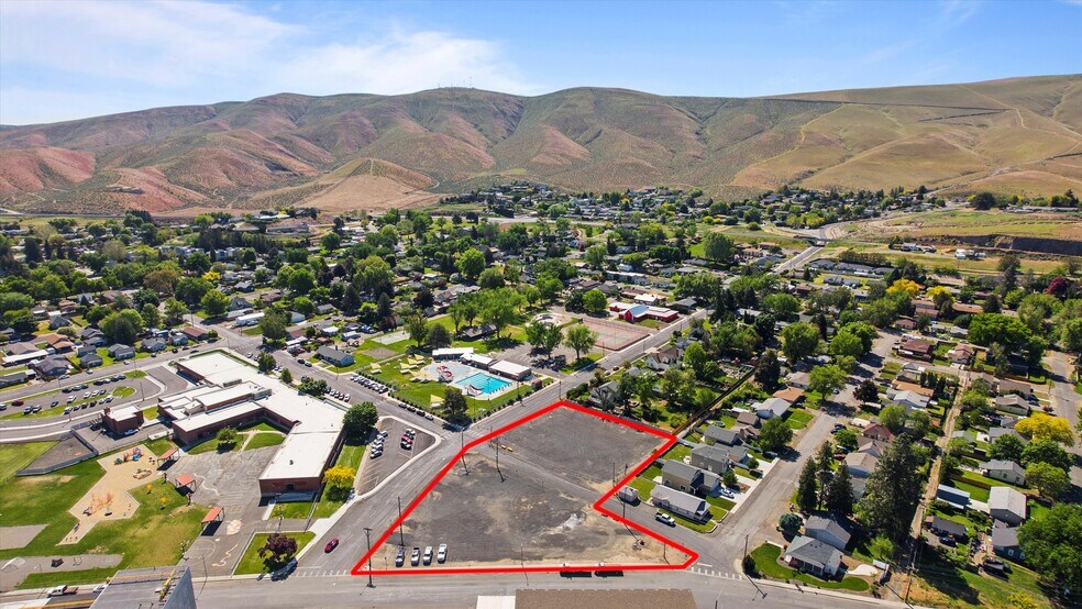 725 Park ave, Prosser, WA à vendre - Photo principale – Image 1 sur 21