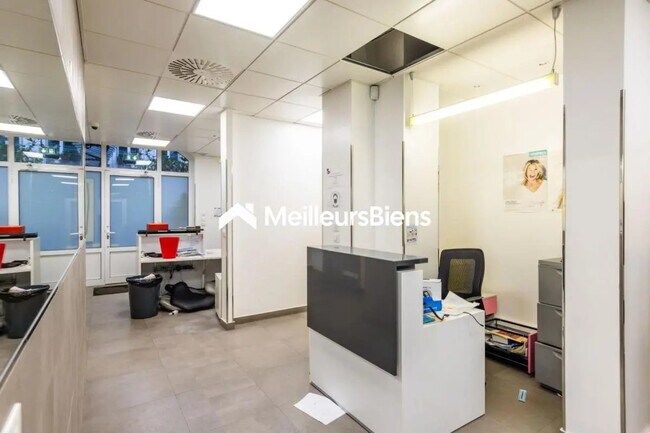 Plus de détails pour Local commercial à vendre