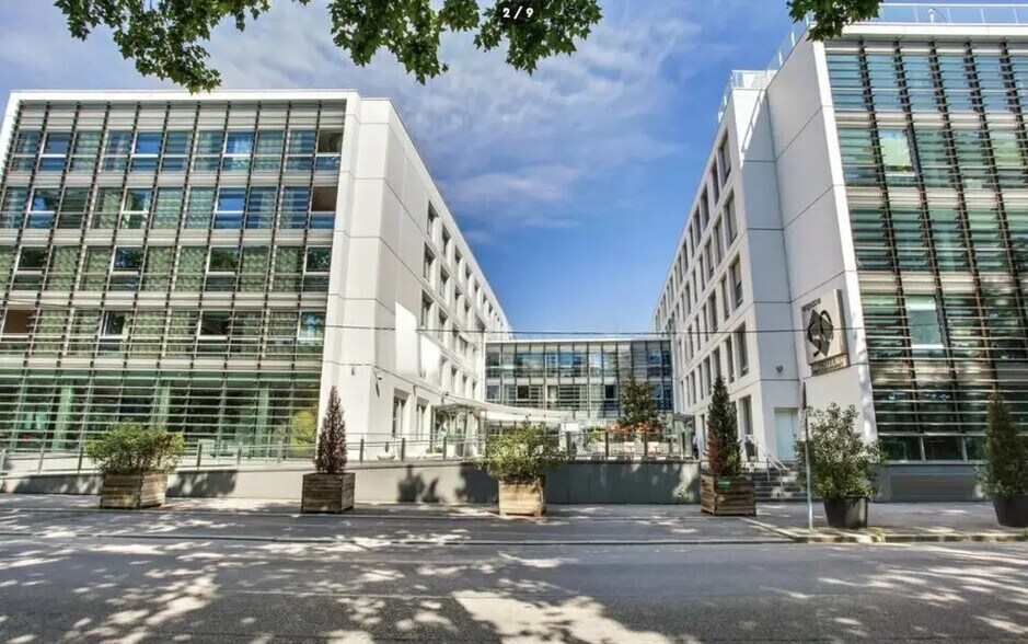 Bureau dans Lyon à louer - Photo de l’immeuble – Image 1 sur 5