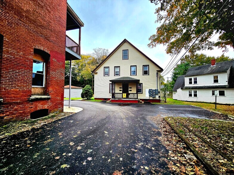 72 Main St, Dayville, CT à vendre - Photo de l’immeuble – Image 2 sur 6