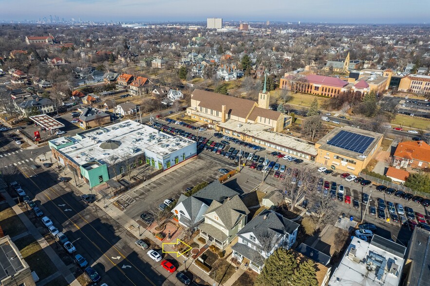 889 Grand Ave, Saint Paul, MN à louer - Photo de l’immeuble – Image 2 sur 26