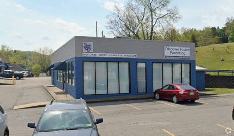 909 Morgantown Ave, Fairmont, WV à louer Photo de l’immeuble– Image 1 sur 4