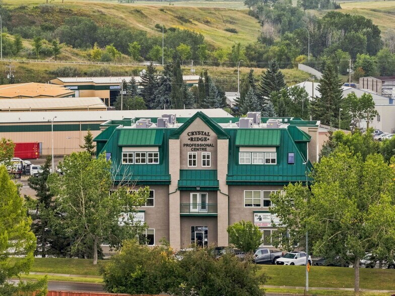 30 Crystal Ridge Dr, Okotoks, AB à vendre - Photo de l’immeuble – Image 3 sur 3