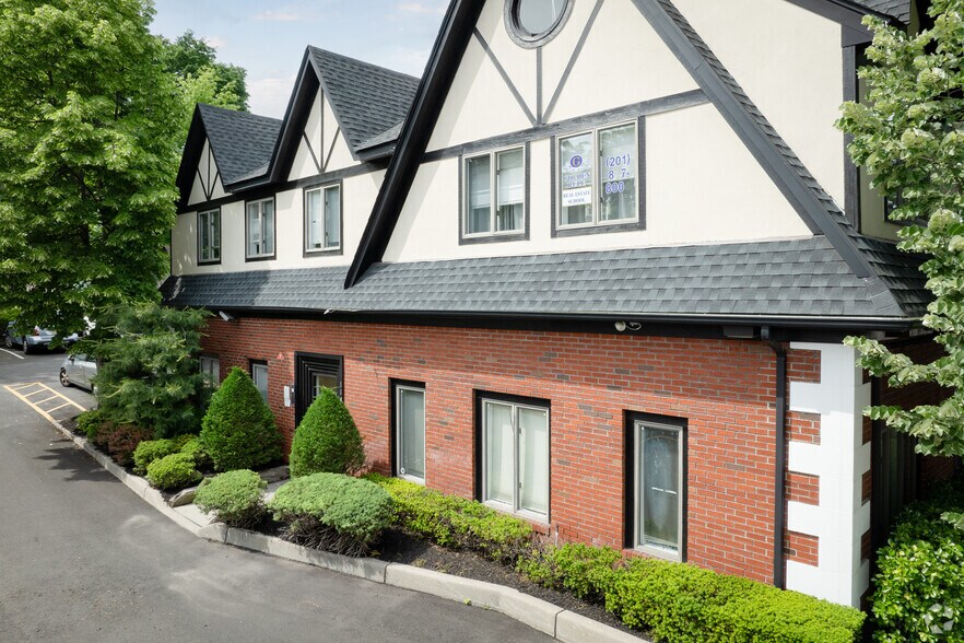 1178-1182 Teaneck Rd, Teaneck, NJ à vendre - Photo de l’immeuble – Image 3 sur 5