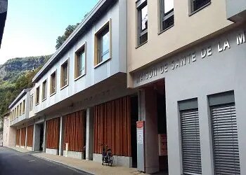 Bureau dans Saint-Rambert-en-Bugey à louer - Photo de l’immeuble – Image 1 sur 8