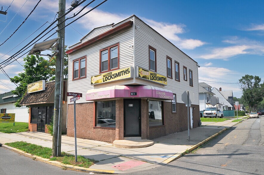 511 W Westfield Ave, Roselle Park, NJ à vendre - Photo principale – Image 1 sur 25