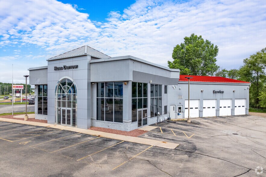 3210 W Washington St, West Bend, WI à vendre - Photo de l’immeuble – Image 1 sur 29