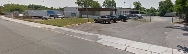 22 Spence St, Bay Shore, NY à louer - Photo de l’immeuble – Image 3 sur 6