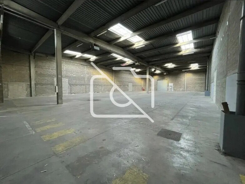 Bureau dans Goussainville à louer - Photo de l’immeuble – Image 3 sur 19