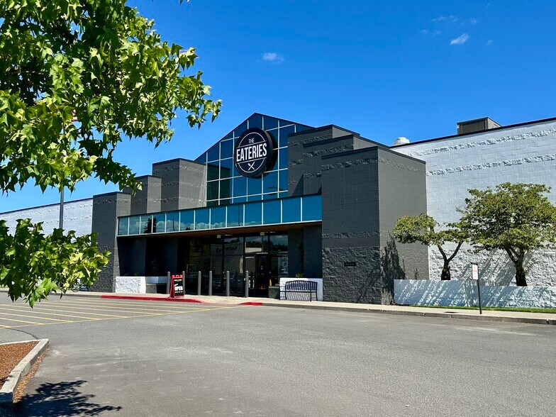 351 Three Rivers Dr, Kelso, WA à louer - Photo de l’immeuble – Image 2 sur 24