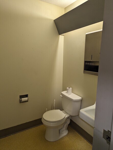 401 N James St, Goldsboro, NC à louer - Photo de l’immeuble – Image 3 sur 13